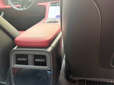 صورة مصغرة 17 لـ 2025 Porsche TAYCAN