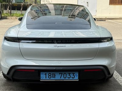 صورة 3 لـ 2025 Porsche TAYCAN