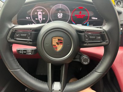 صورة مصغرة 11 لـ 2025 Porsche TAYCAN