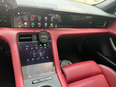 صورة 9 لـ 2025 Porsche TAYCAN
