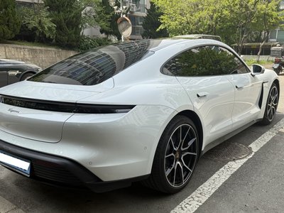 صورة 4 لـ 2025 Porsche TAYCAN