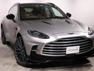 ASTON MARTIN DBX - 3