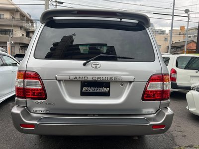 TOYOTA LAND CRUISER 100 - 7