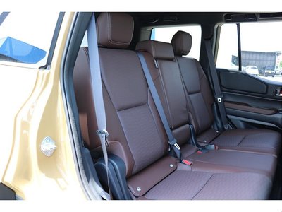 صورة 5 لـ 2024 Toyota LAND CRUISER 250
