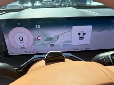 2025 Genesis GV80 photo 9
