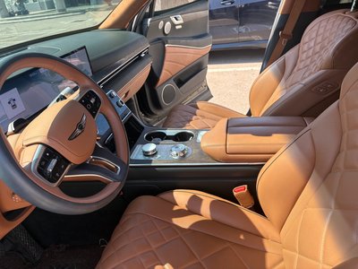 2025 Genesis GV80 photo 10