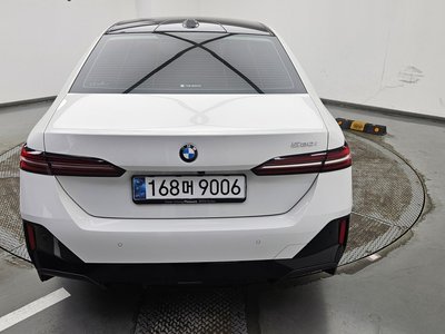 2025 BMW 5 SERIES photo 3