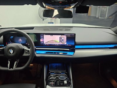 2025 BMW 5 SERIES photo 5