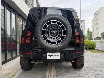 LAND ROVER DEFENDER - 3