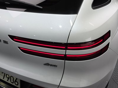 2021 Genesis GV70 photo 10