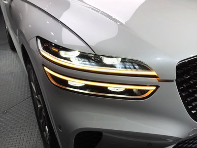 2021 Genesis GV70 photo 9
