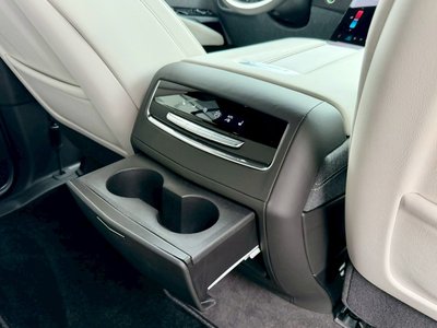2025 Cadillac ESCALADE — миниатюра 27