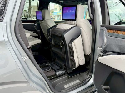 2025 Cadillac ESCALADE — миниатюра 29