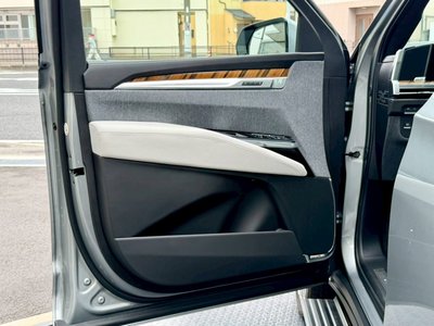 2025 Cadillac ESCALADE — миниатюра 36