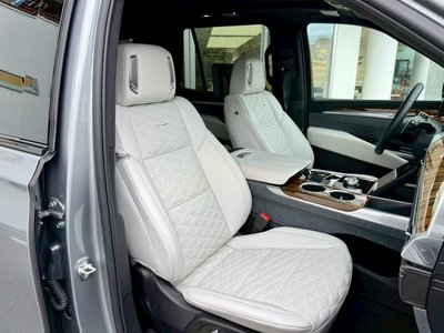 2025 Cadillac ESCALADE — миниатюра 23