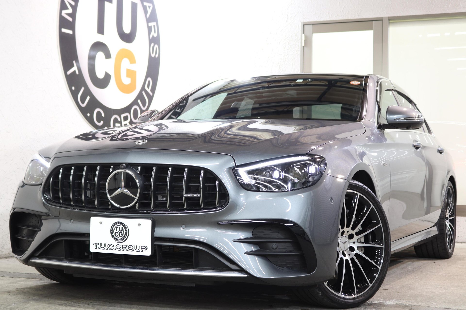 MERCEDES-BENZ E-CLASS AMG - View 1