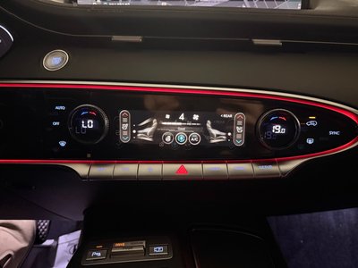 صورة 9 لـ 2021 Genesis GV70