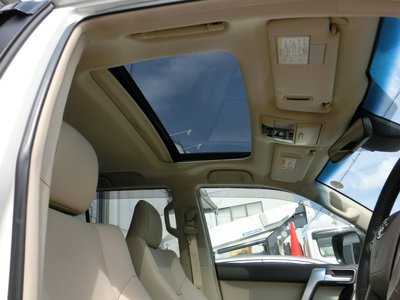 TOYOTA LAND CRUISER PRADO - 10