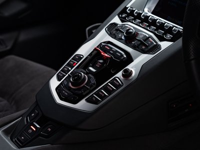 صورة مصغرة 20 لـ 2018 Lamborghini AVENTADOR