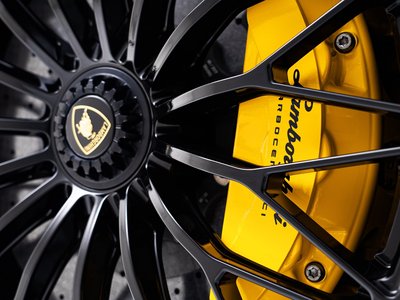 صورة 2 لـ 2018 Lamborghini AVENTADOR
