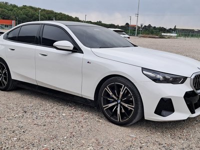 BMW 5 SERIES - 2