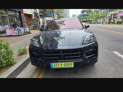 PORSCHE CAYENNE - 1