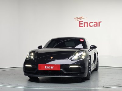 2023 Porsche 718 photo 2