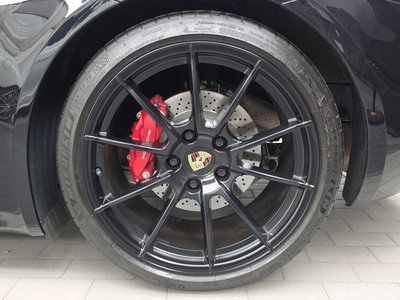 2023 Porsche 718 photo 8
