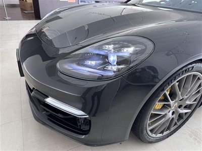 PORSCHE PANAMERA - 8