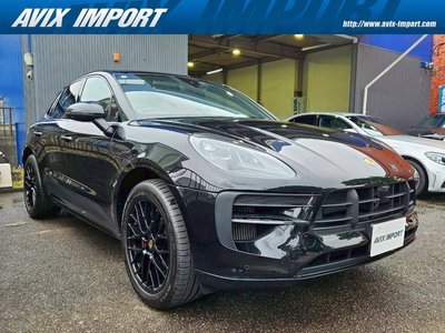 PORSCHE MACAN - 1