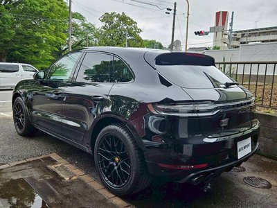 PORSCHE MACAN - 2