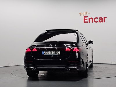 MERCEDES-BENZ E-CLASS - 3