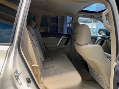 TOYOTA LAND CRUISER PRADO - 9