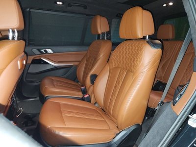 BMW X7 - 7