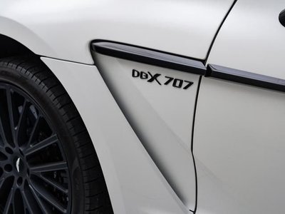 ASTON MARTIN DBX - 3