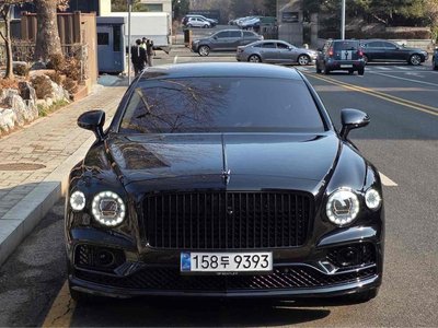 BENTLEY FLYING SPUR - 4