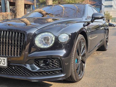 BENTLEY FLYING SPUR - 3