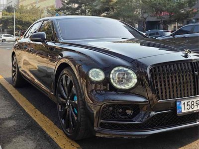 BENTLEY FLYING SPUR - 6