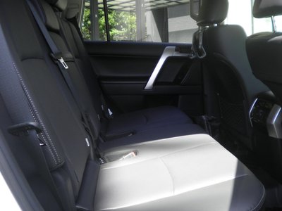 TOYOTA LAND CRUISER PRADO - 7