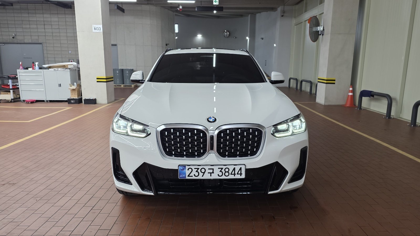 BMW X4 - View 1
