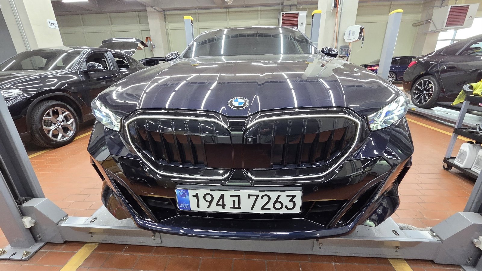 BMW 5 SERIES - View 1