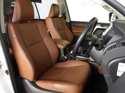 TOYOTA LAND CRUISER PRADO - 10