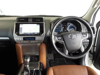 TOYOTA LAND CRUISER PRADO - 6