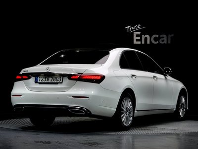 MERCEDES-BENZ E-CLASS - 3