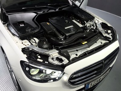 MERCEDES-BENZ E-CLASS - 7