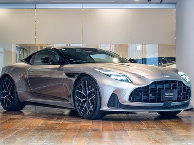 ASTON MARTIN DB12 - 6