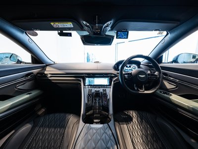 ASTON MARTIN DB12 - 3