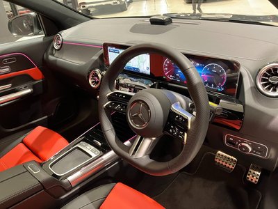 MERCEDES-BENZ GLA - 9