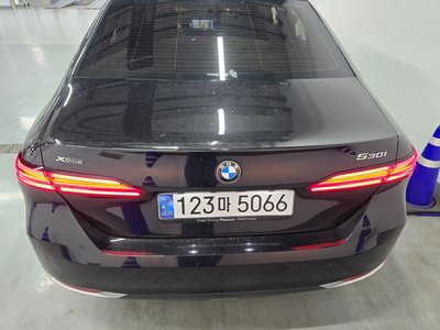 2025 BMW 5 SERIES 照片 6