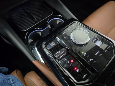2025 BMW 5 SERIES 缩略图 18